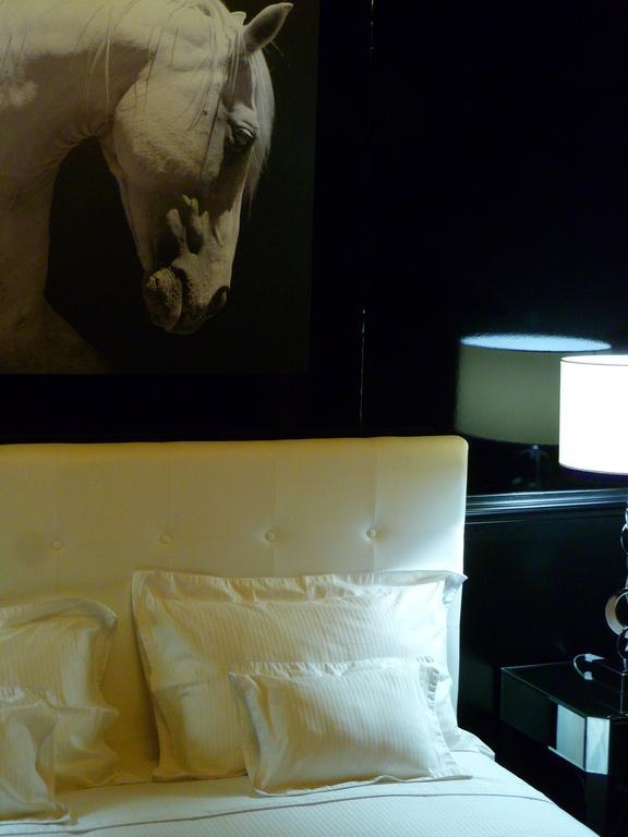 Aux Portes D'Honneur Cluny Zimmer foto